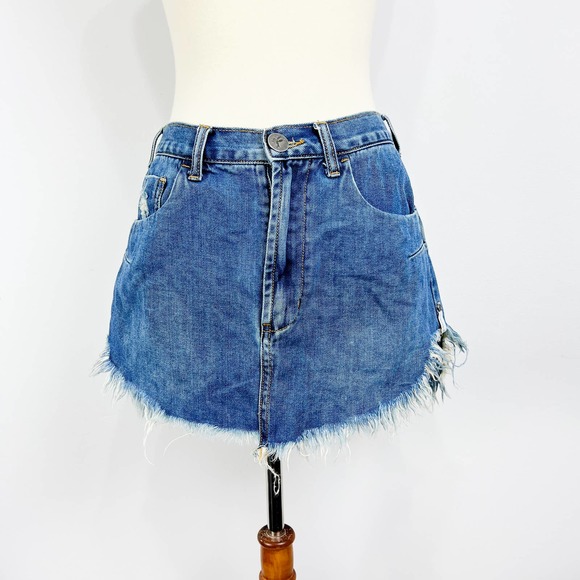 One Teaspoon distressed round edge denim blue jean cutoff  skirt Size 26 - Picture 3 of 8